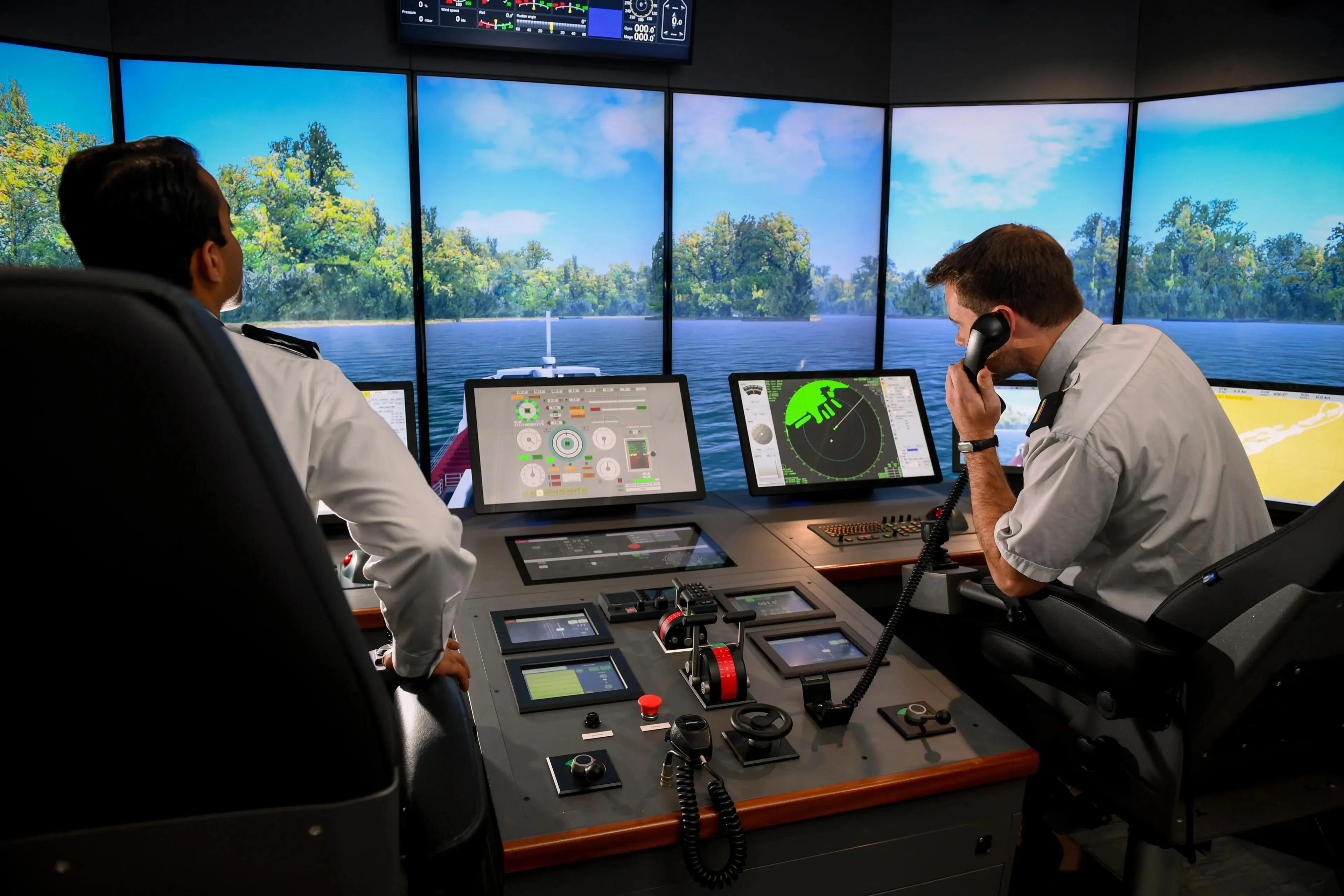 Maritime bridge simulator training